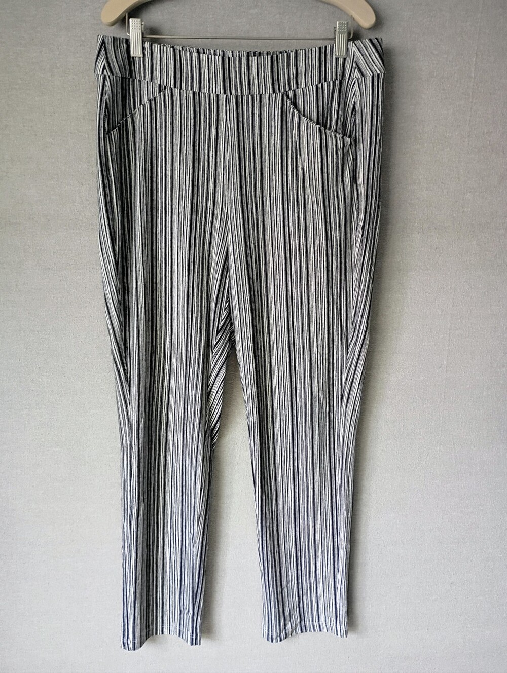 Chico's Travelers Collection Black and White Stripe Straight Leg Pants Size Med